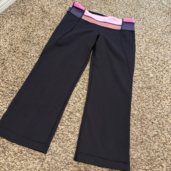 Lululemon size 4 Gather and Crow Crop Yoga Flares - Picture 4 of 8
